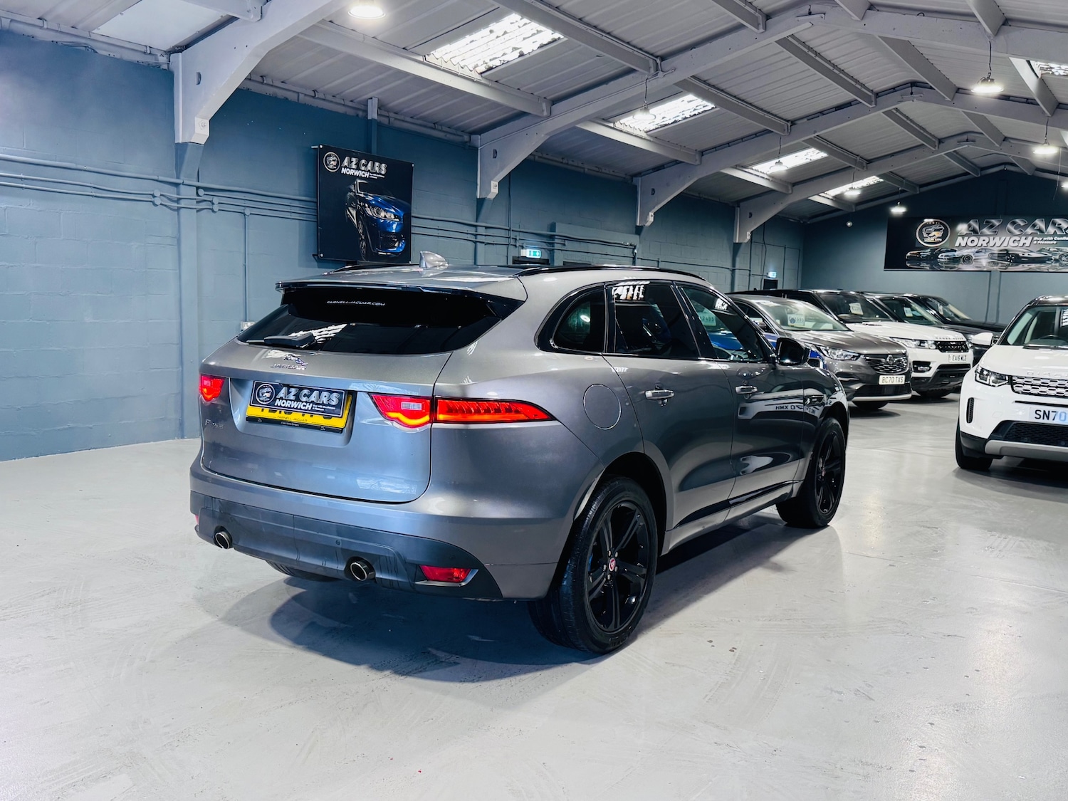 Used Jaguar F-Pace 2018 for sale - 77432958: Photo 14