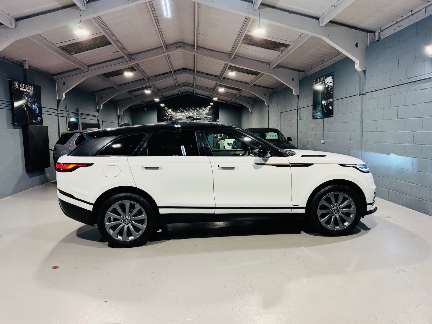 Used Land Rover Range Rover Velar 2018 for sale - 76699640: Photo 10
