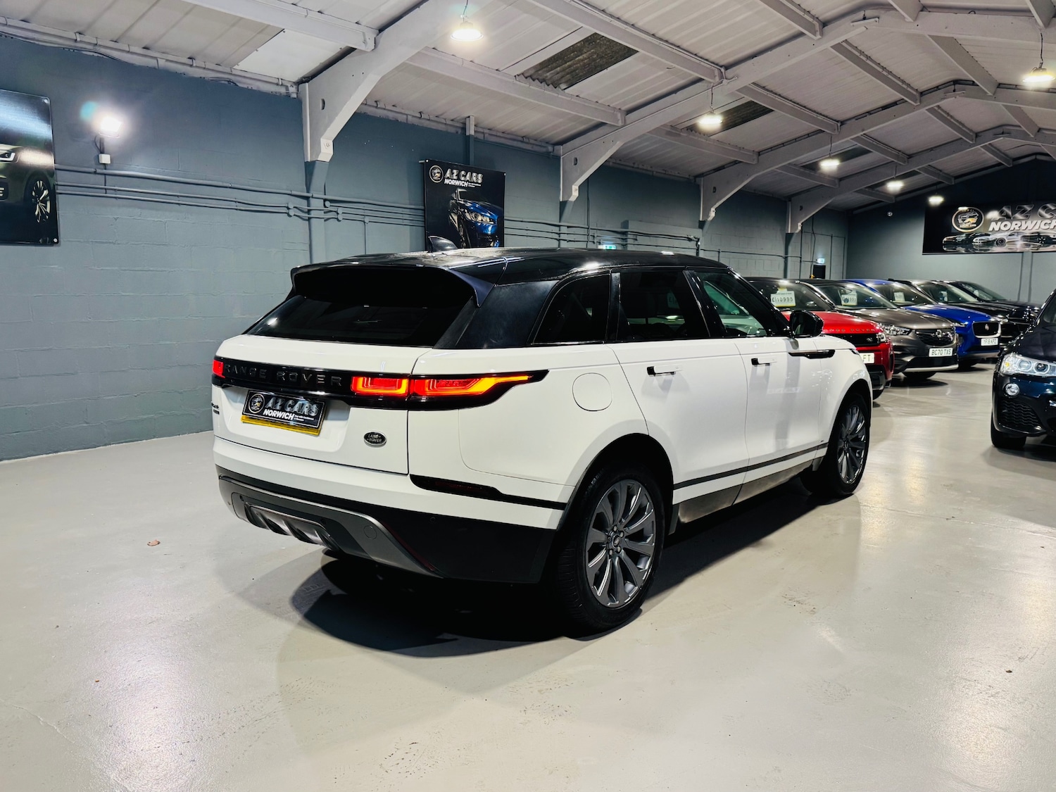 Used Land Rover Range Rover Velar 2018 for sale - 76699640: Photo 11