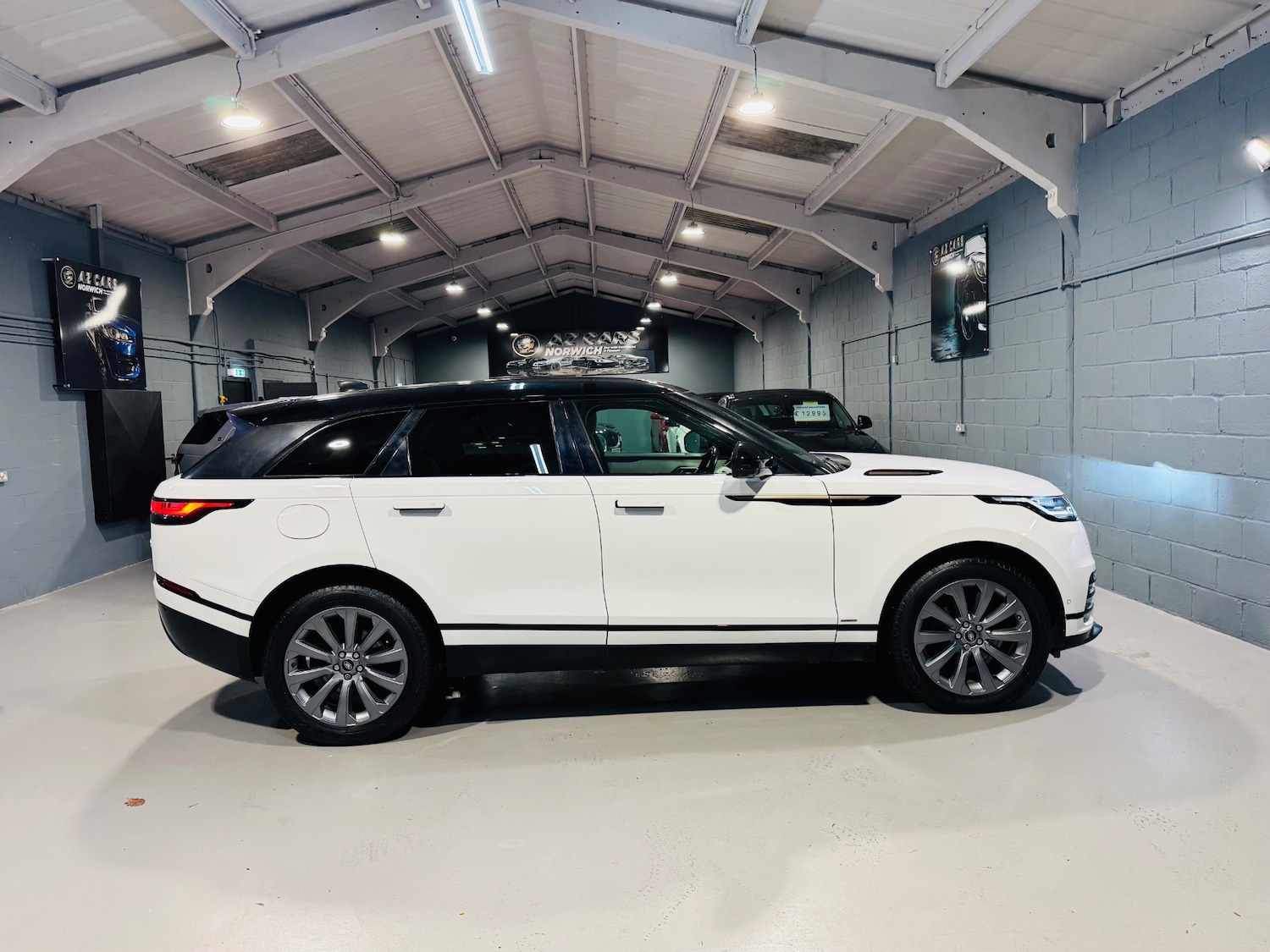 Used Land Rover Range Rover Velar 2018 for sale - 76699640: Photo 8