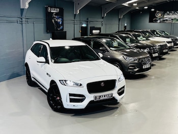 Used Jaguar F-Pace 2019 for sale - 78296661: Photo