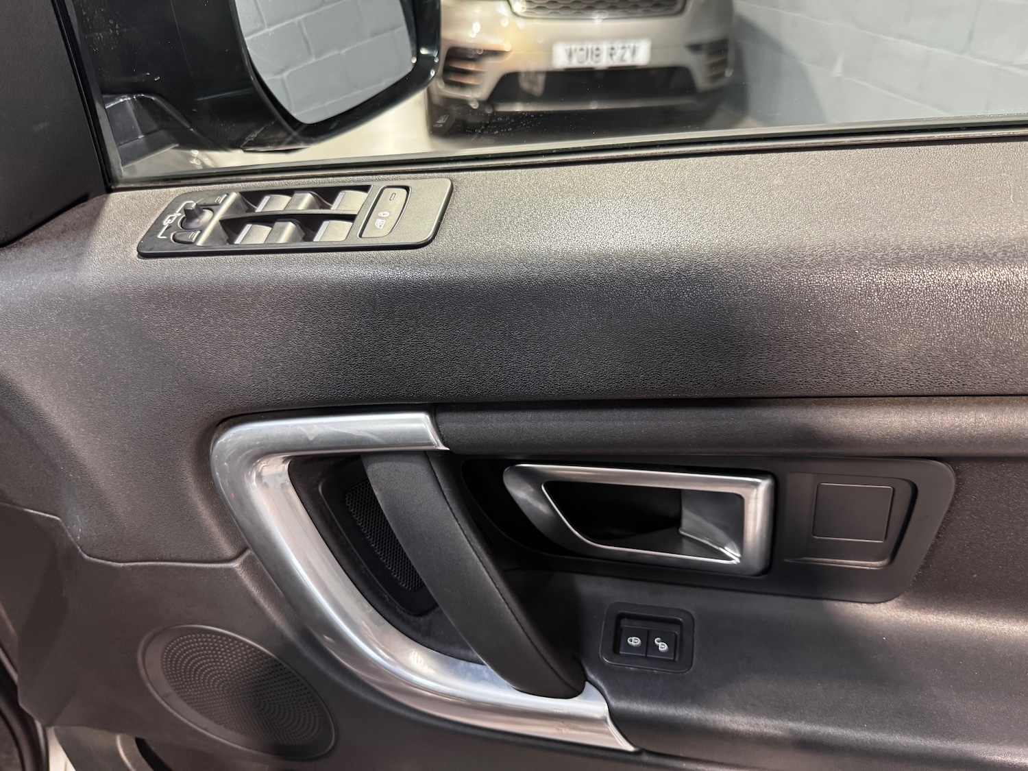 Used Land Rover Discovery Sport 2017 for sale - 78099027: Photo 21