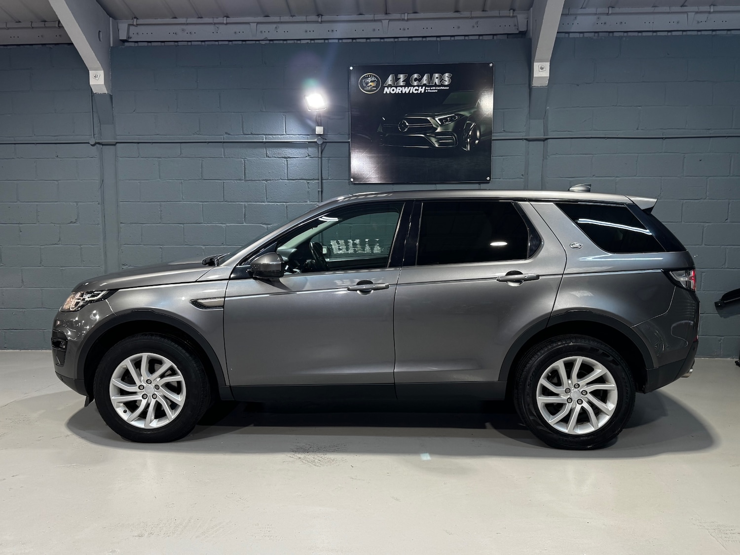 Used Land Rover Discovery Sport 2017 for sale - 78099027: Photo 9