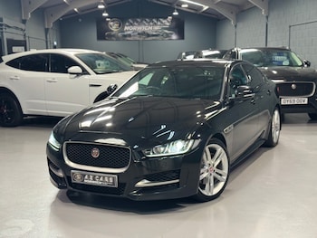 Used Jaguar XE 2017 for sale - 76008395: Photo