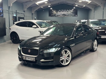 Used Jaguar XE 2017 for sale - 76008395: Photo