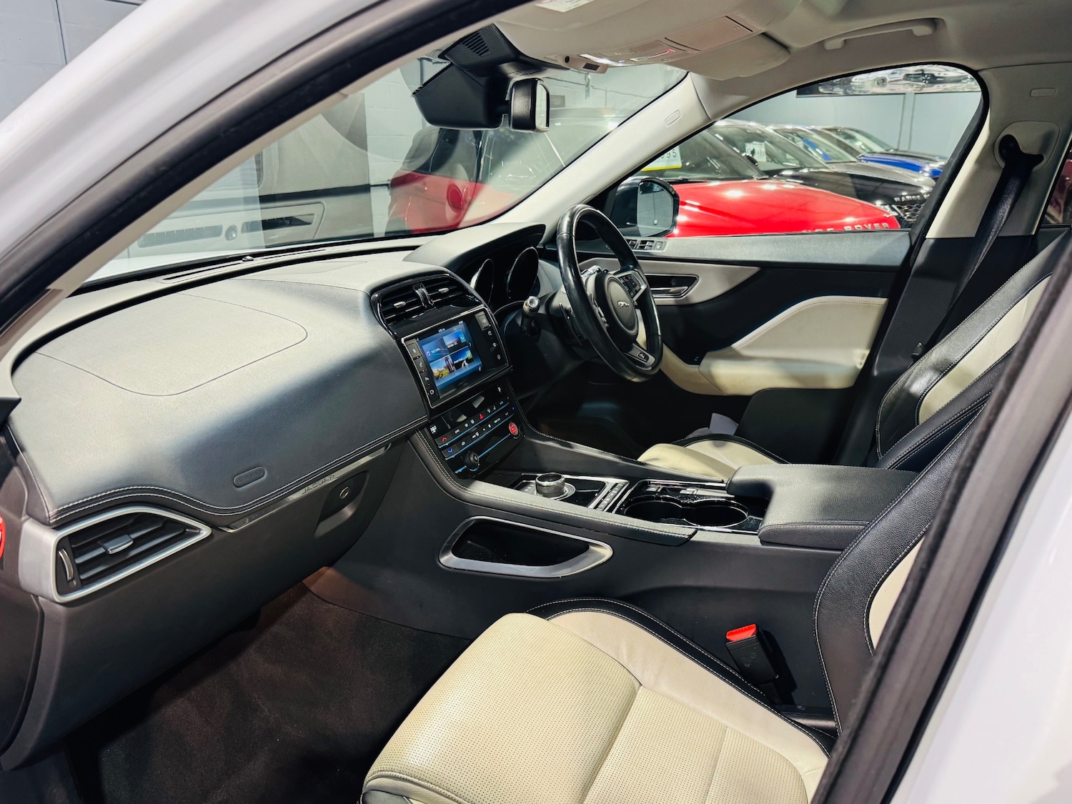 Used Jaguar F-Pace 2016 for sale - 76548070: Photo 15