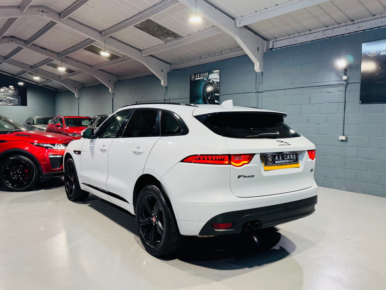 Used Jaguar F-Pace 2016 for sale - 76548070: Photo 7