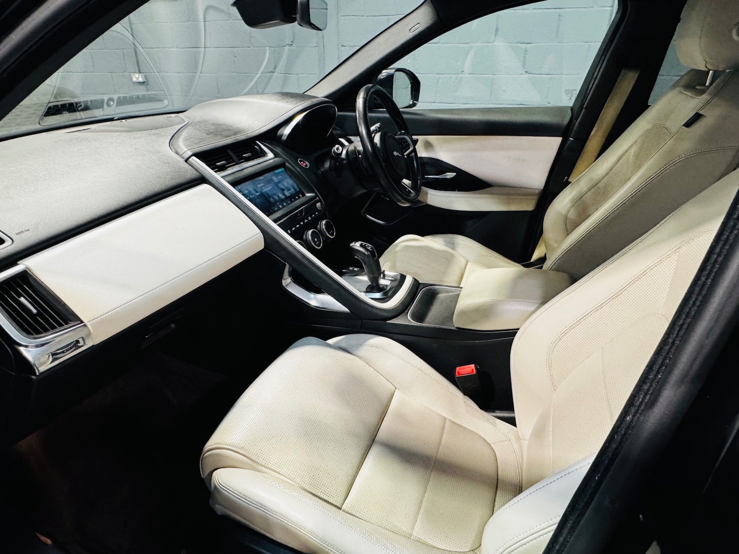 Used Jaguar E-Pace 2019 for sale - 77976032: Photo 16