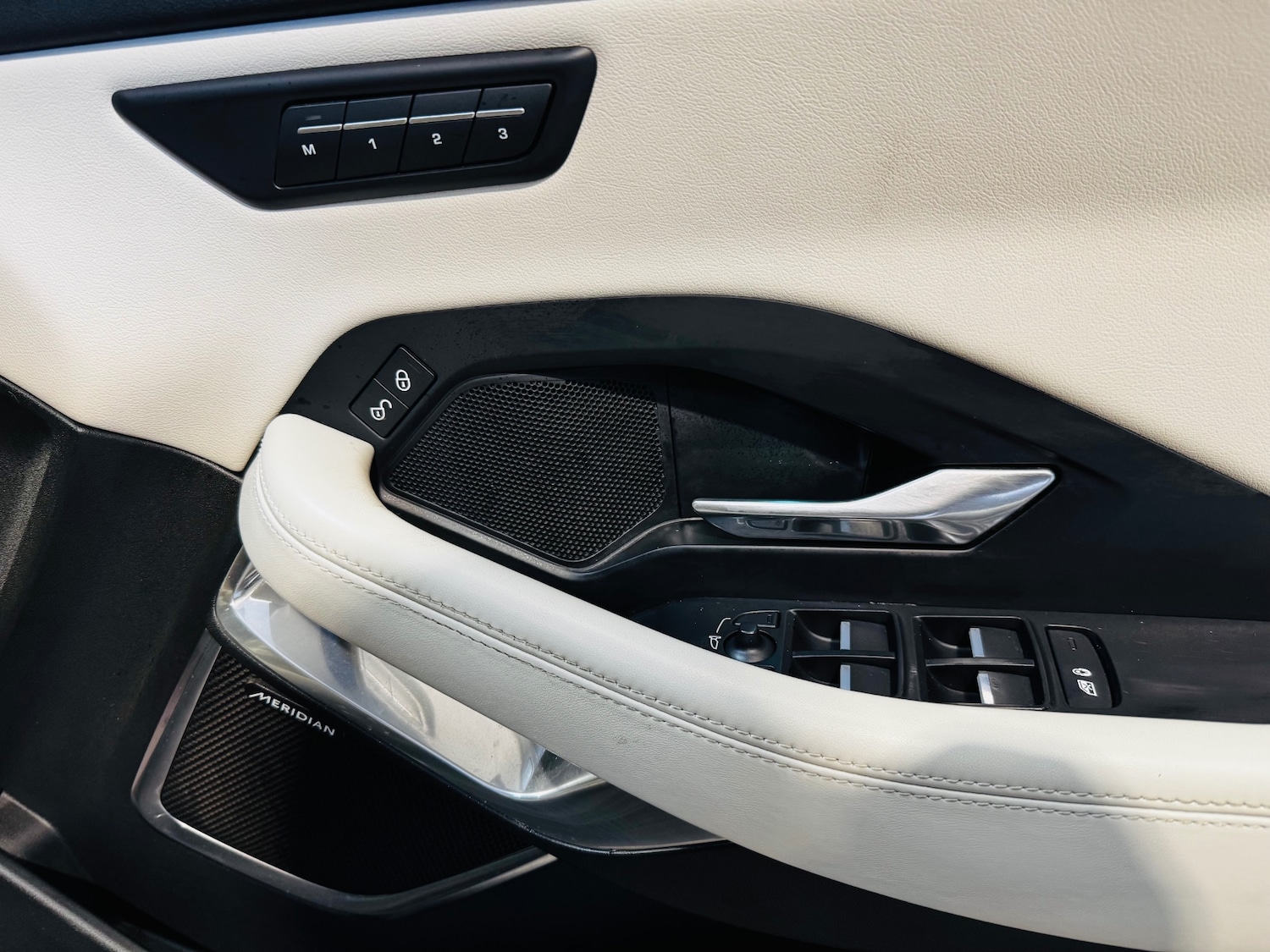 Used Jaguar E-Pace 2019 for sale - 77976032: Photo 25