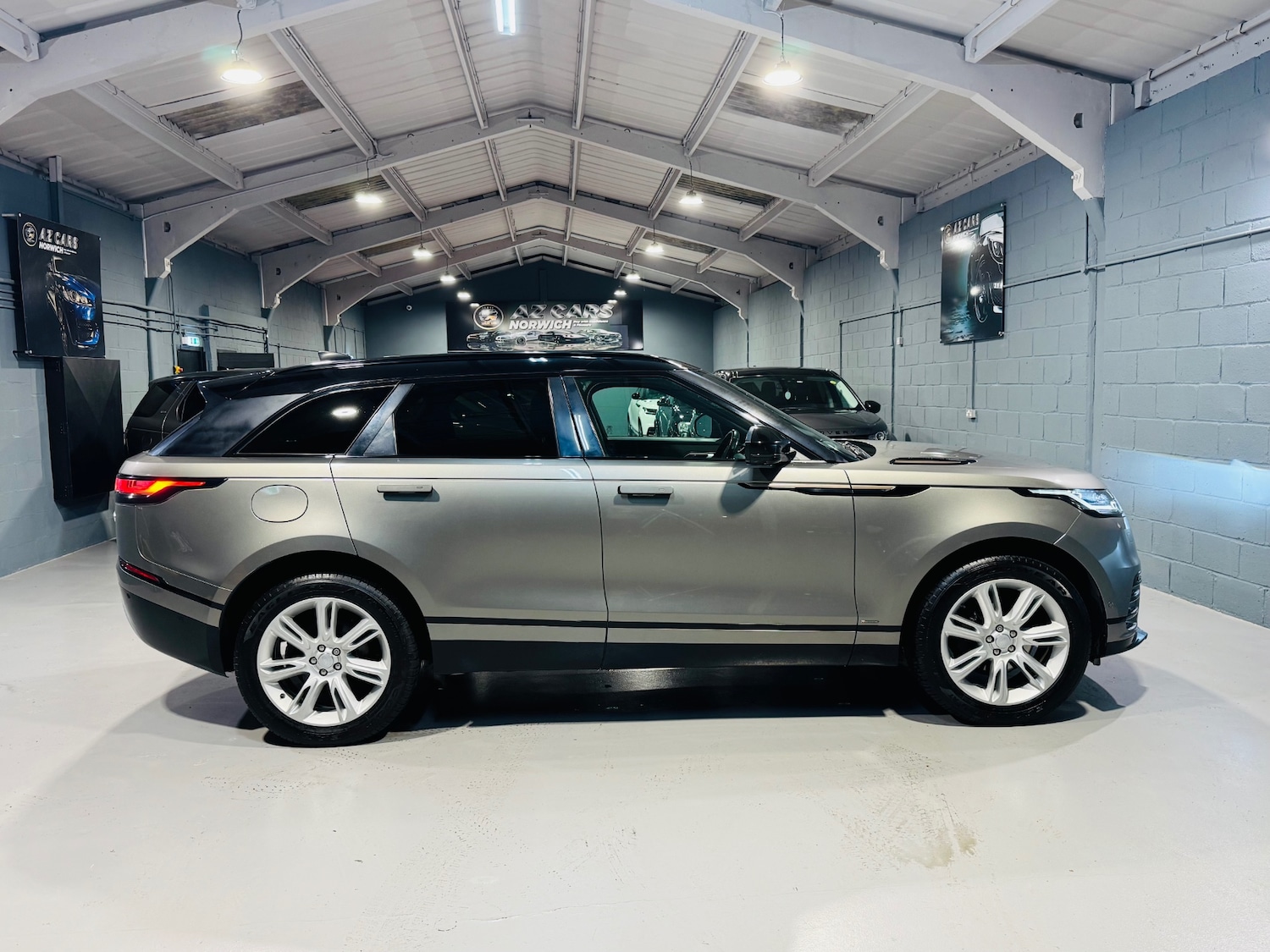 Used Land Rover Range Rover Velar 2018 for sale - 76785422: Photo 8