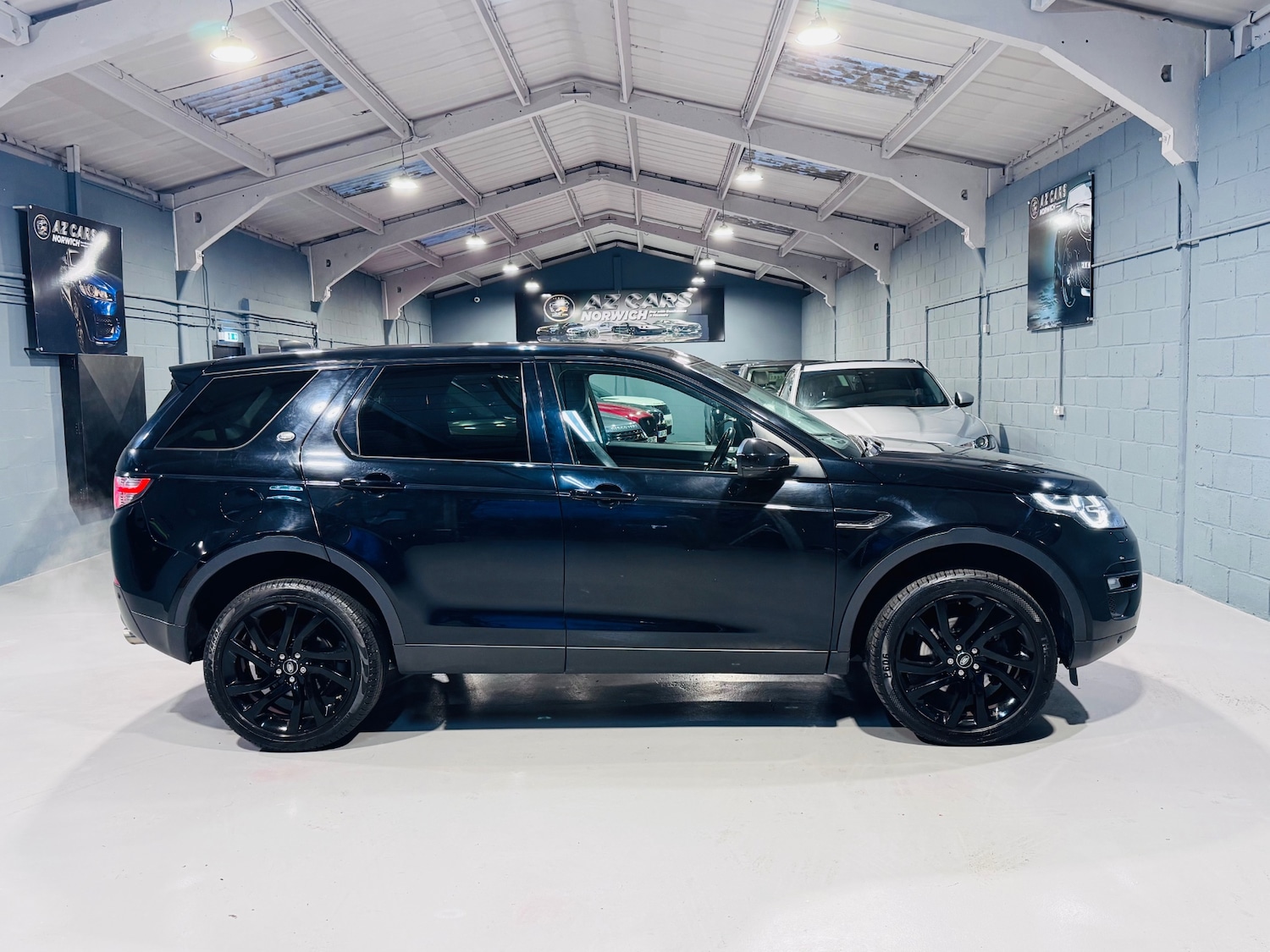 Used Land Rover Discovery Sport 2017 for sale - 77201745: Photo 11