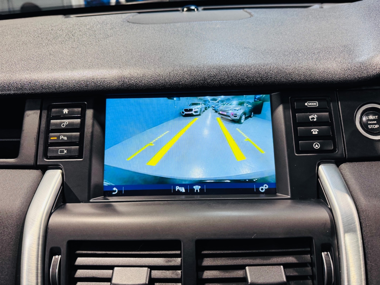 Used Land Rover Discovery Sport 2017 for sale - 77201745: Photo 21