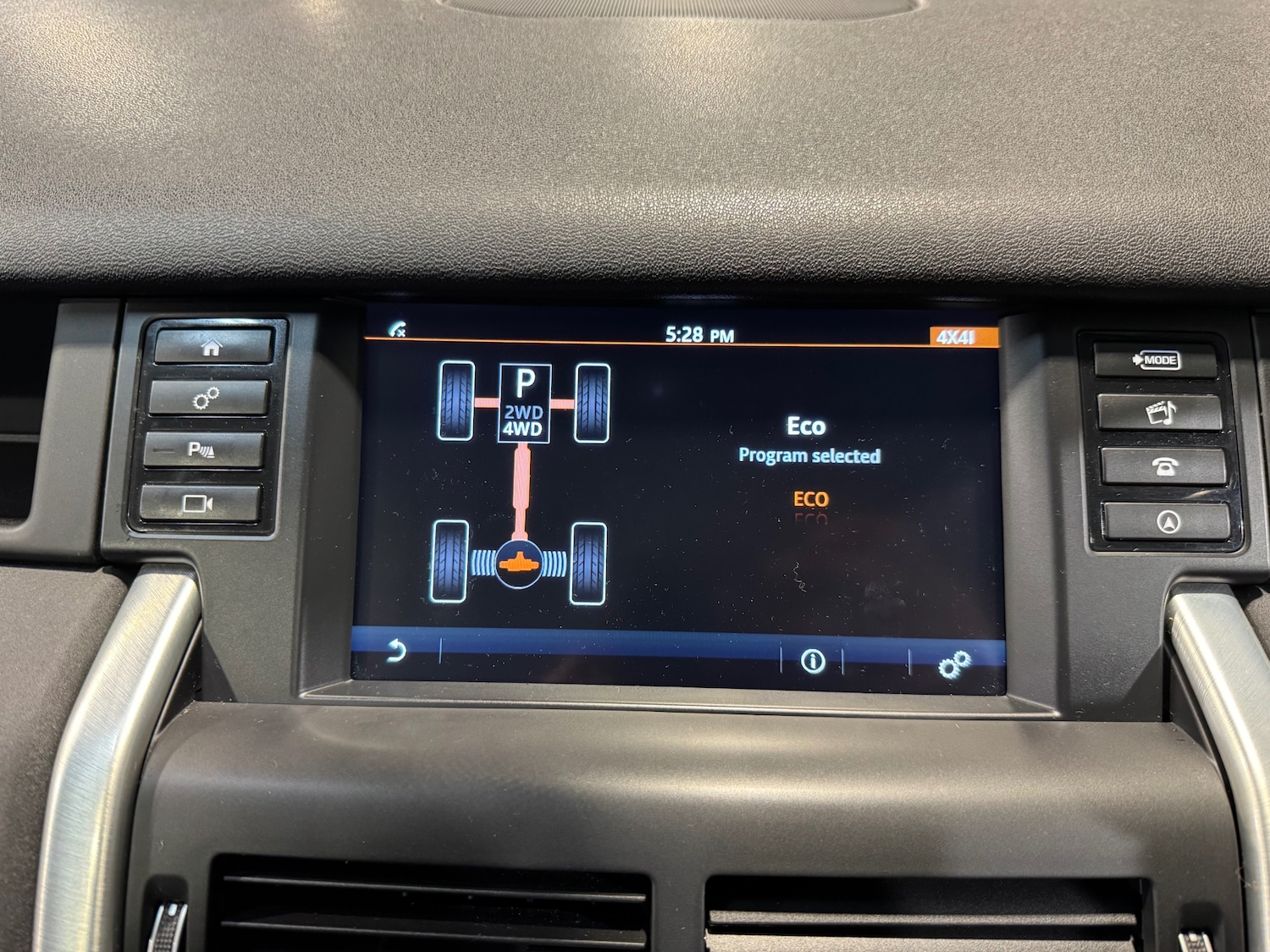 Used Land Rover Discovery Sport 2018 for sale - 76687463: Photo 14