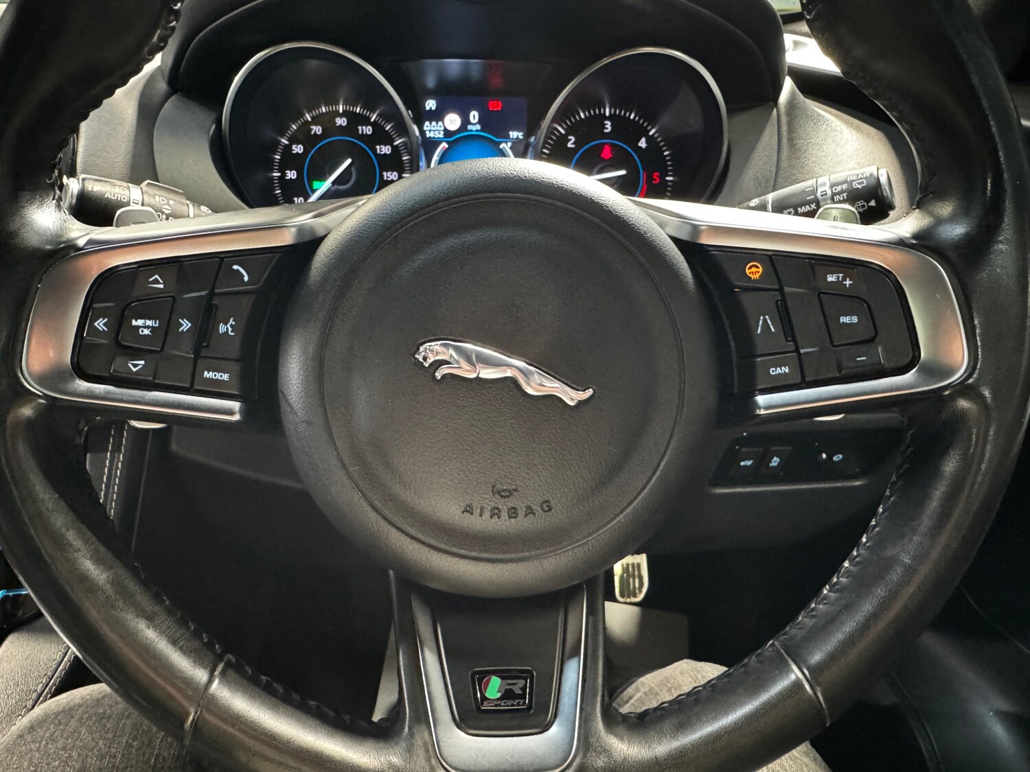 Used Jaguar F-Pace 2019 for sale - 78152477: Photo 25