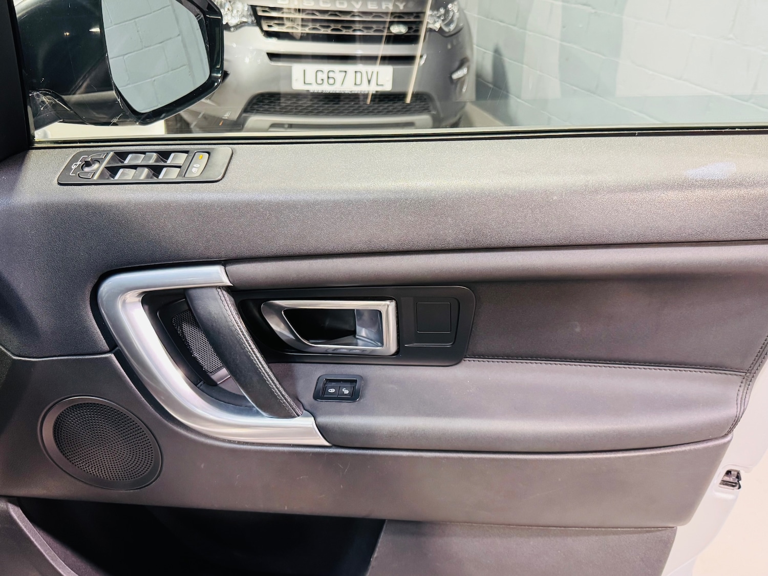 Used Land Rover Discovery Sport 2015 for sale - 76548147: Photo 24