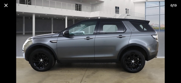 Used Land Rover Discovery Sport 2017 for sale - 76243309: Photo 2