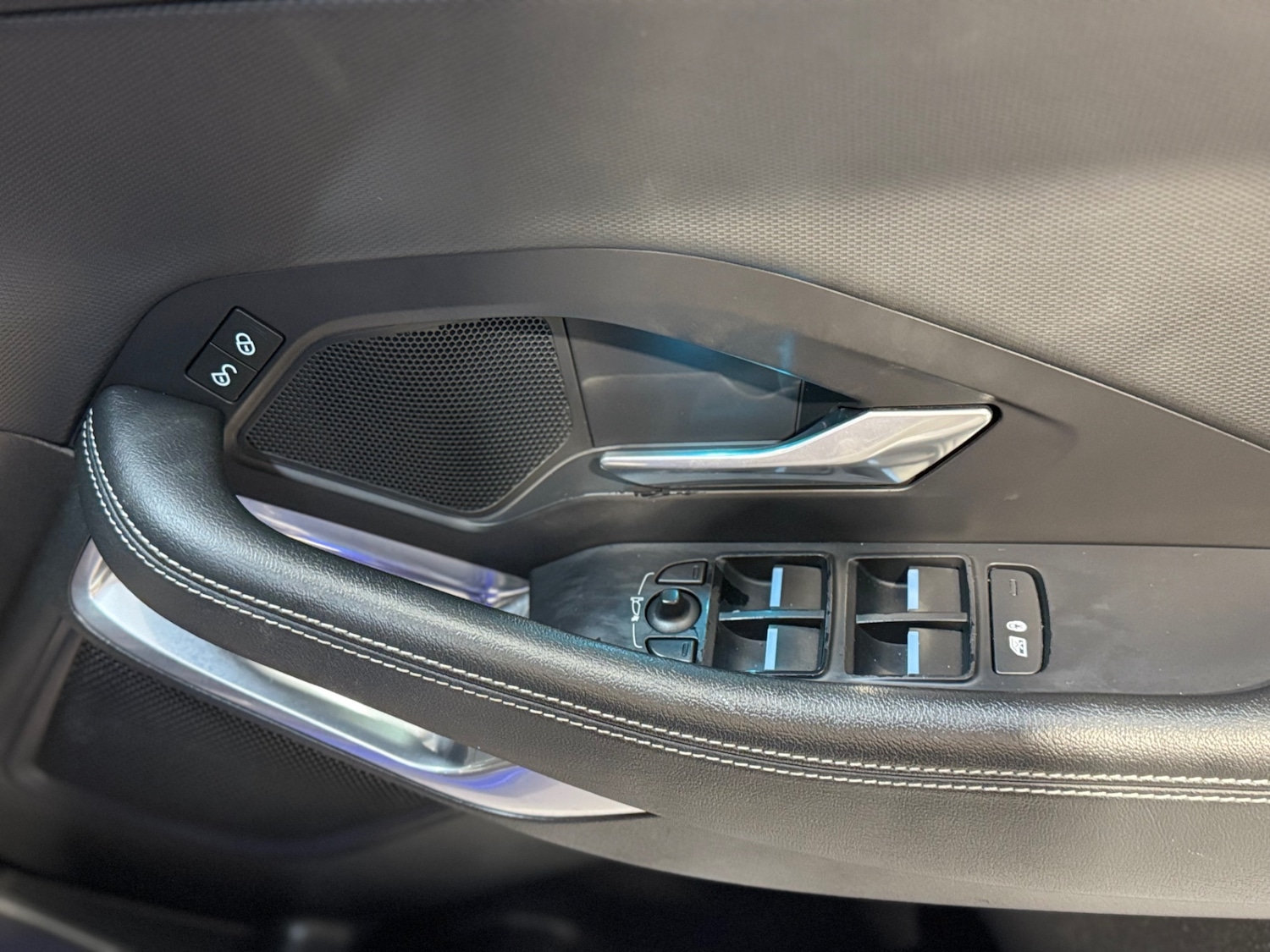 Used Jaguar E-Pace 2018 for sale - 75633122: Photo 22