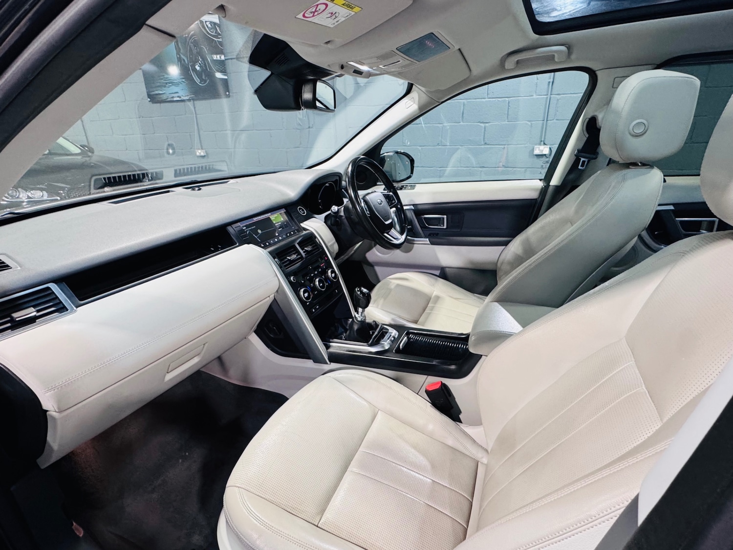 Used Land Rover Discovery Sport 2018 for sale - 76951442: Photo 12