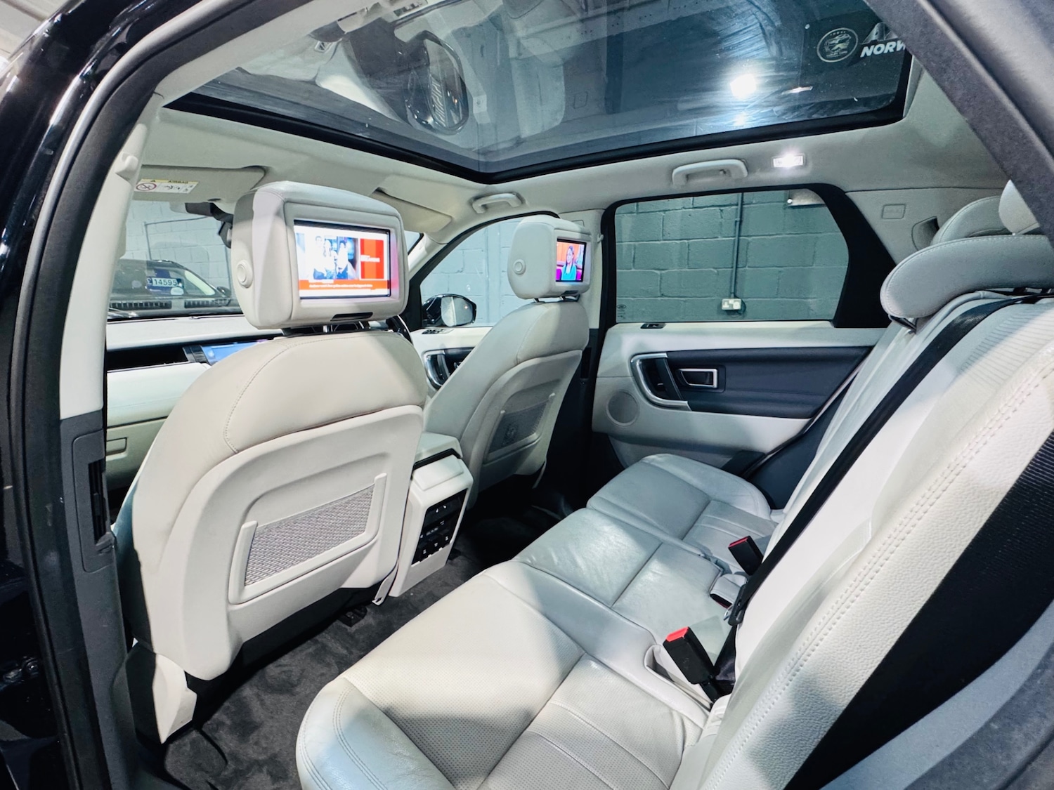 Used Land Rover Discovery Sport 2018 for sale - 76951442: Photo 13