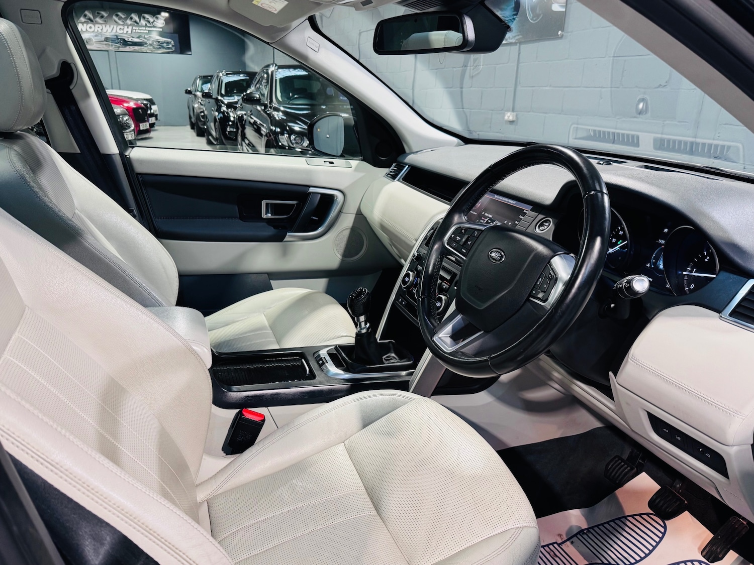 Used Land Rover Discovery Sport 2018 for sale - 76951442: Photo 16