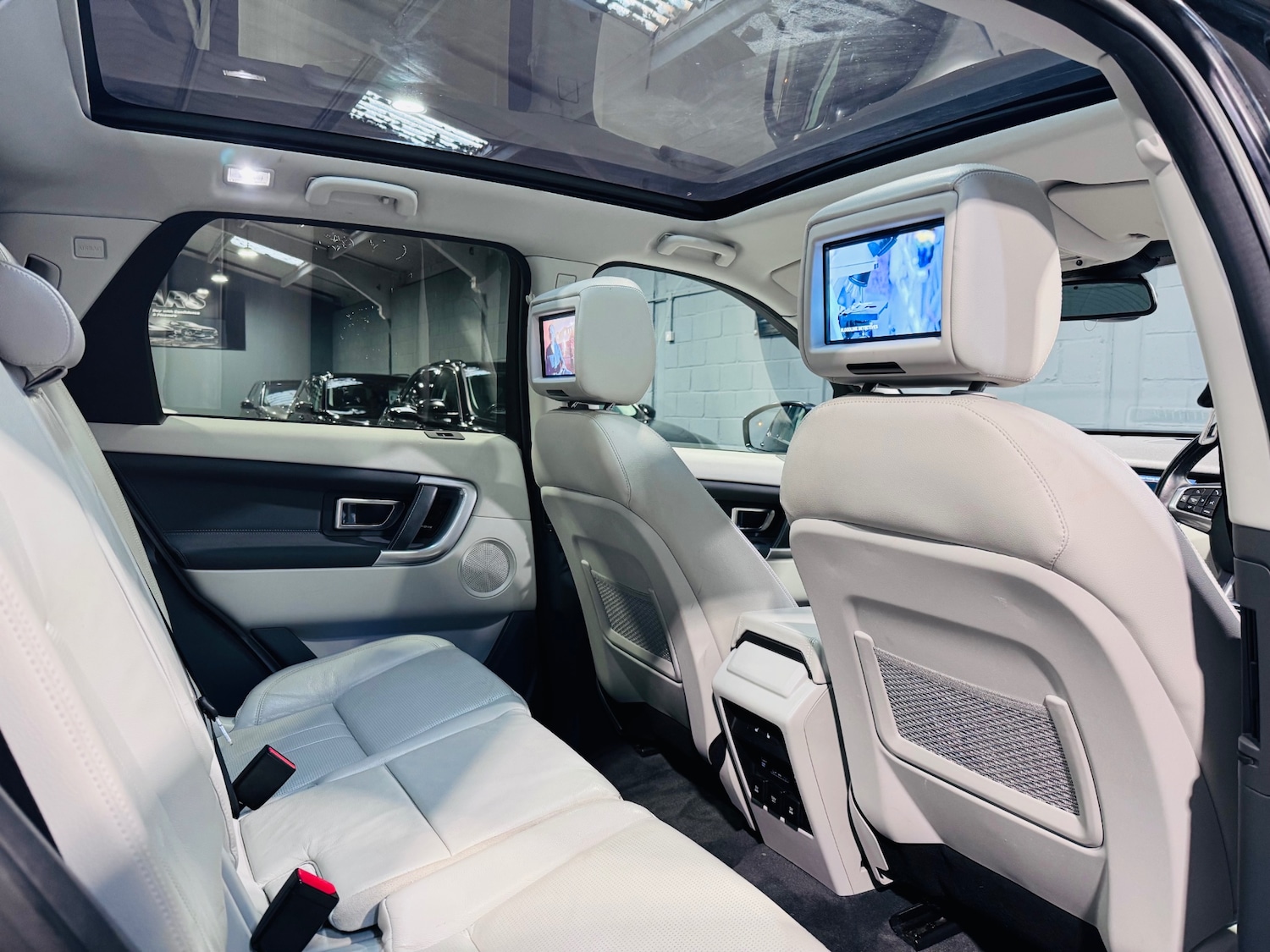 Used Land Rover Discovery Sport 2018 for sale - 76951442: Photo 17