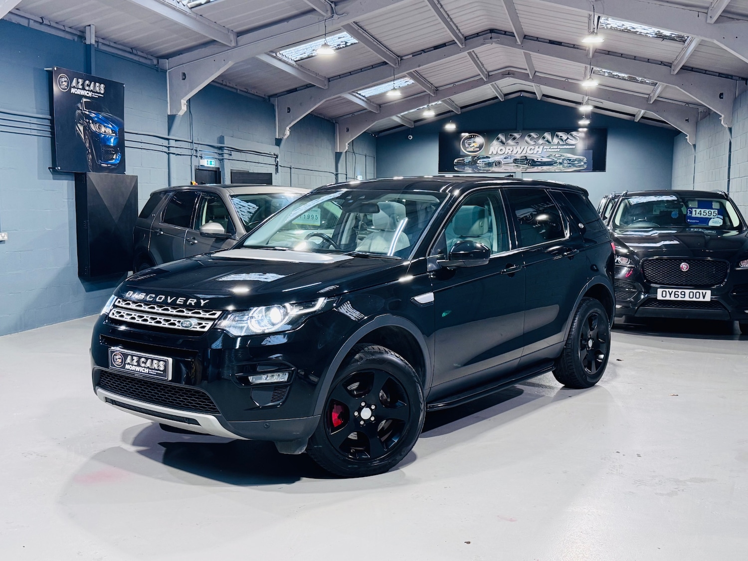 Used Land Rover Discovery Sport 2018 for sale - 76951442: Photo 2