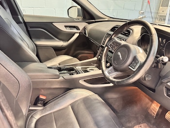 Used Jaguar F-Pace 2016 for sale - 79210462: Photo