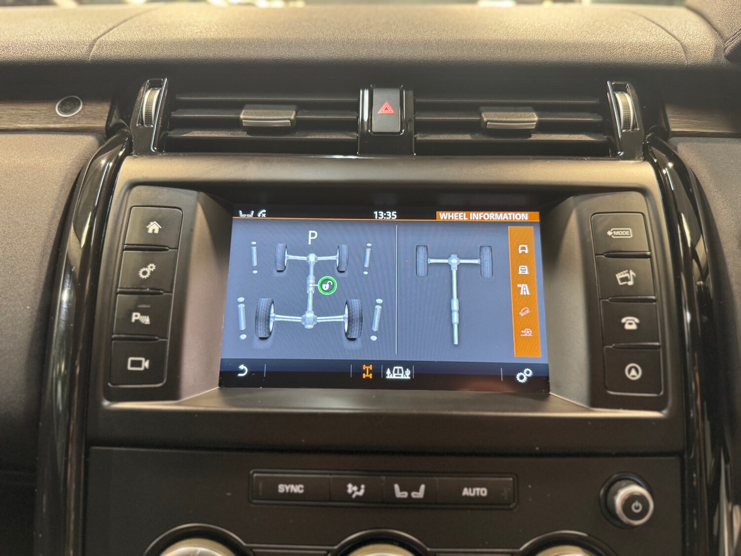 Used Land Rover Discovery 2017 for sale - 76011488: Photo 16