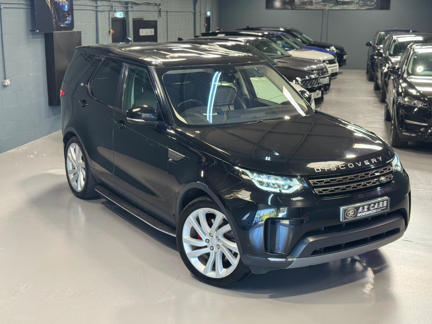 Used Land Rover Discovery 2017 for sale - 76011488: Photo 2