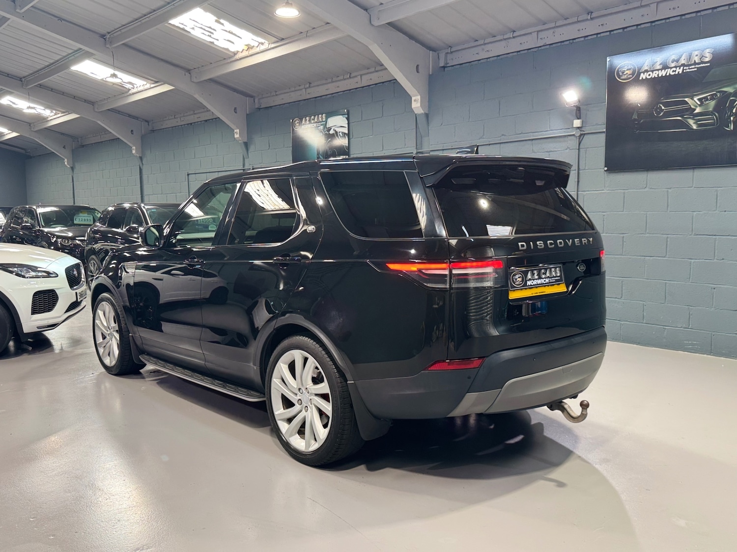 Used Land Rover Discovery 2017 for sale - 76011488: Photo 6