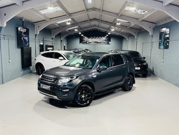 Used Land Rover Discovery Sport 2017 for sale - 76305733: Photo 2