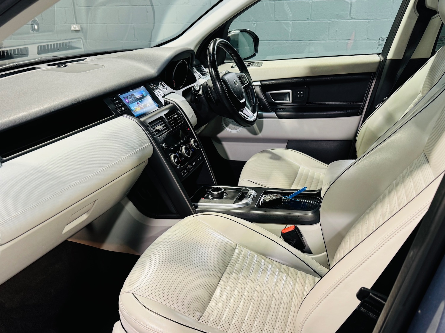 Used Land Rover Discovery Sport 2018 for sale - 76785431: Photo 15