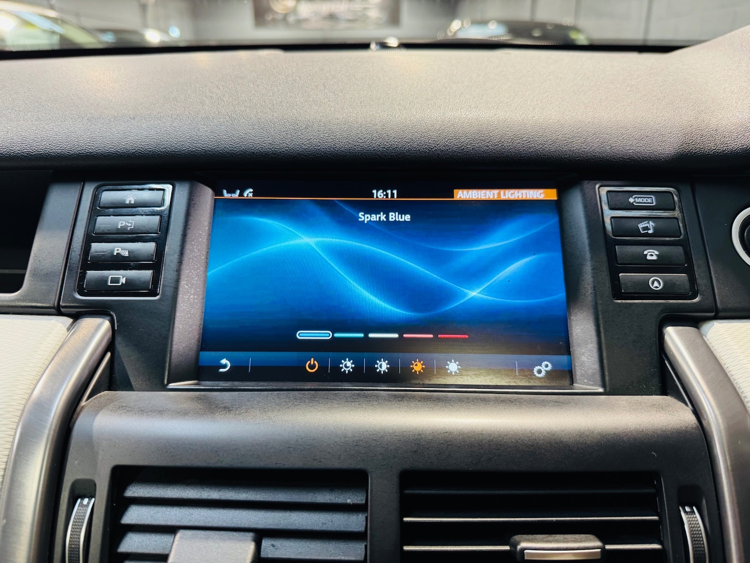 Used Land Rover Discovery Sport 2018 for sale - 76785431: Photo 21