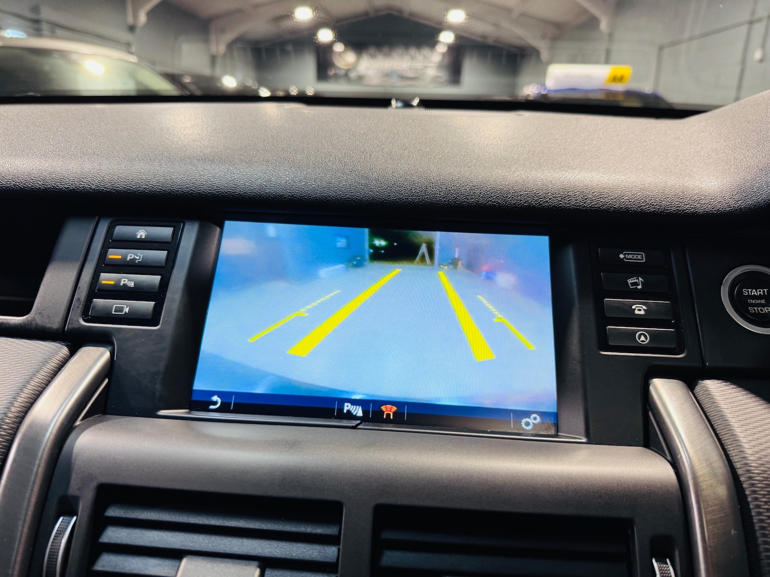 Used Land Rover Discovery Sport 2018 for sale - 77423691: Photo 26