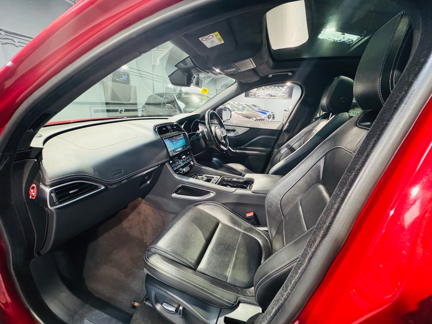 Used Jaguar F-Pace 2019 for sale - 76464498: Photo 12