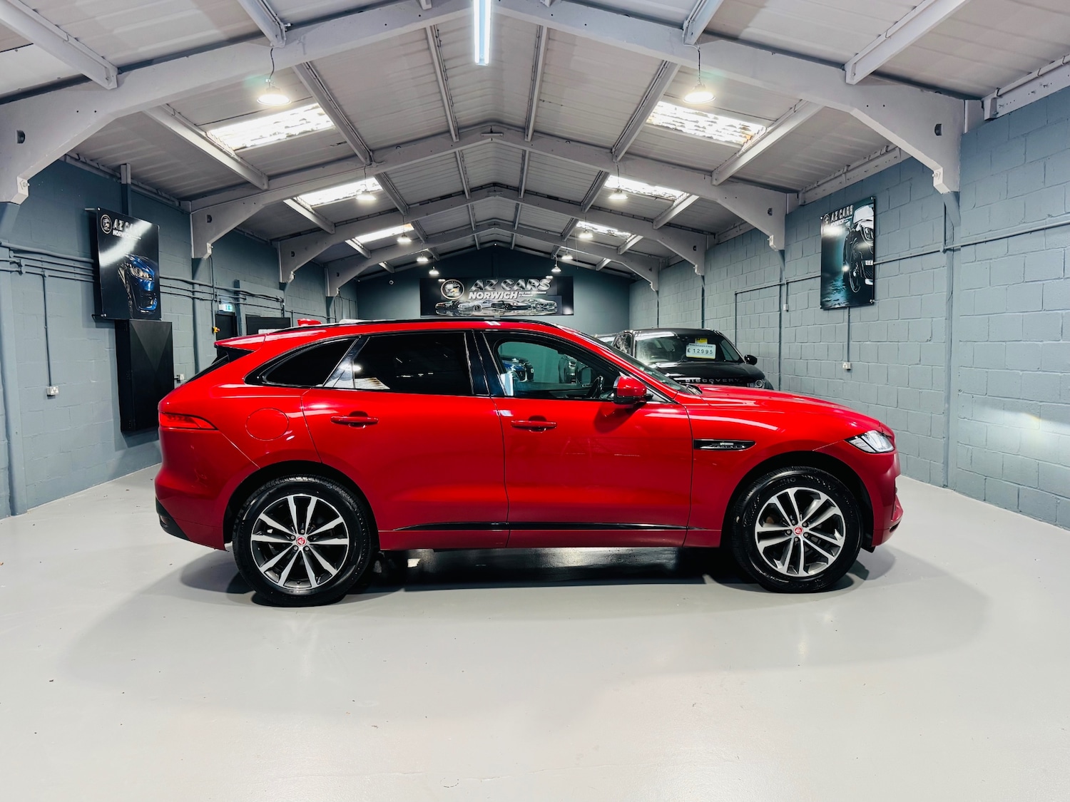 Used Jaguar F-Pace 2019 for sale - 76464498: Photo 9