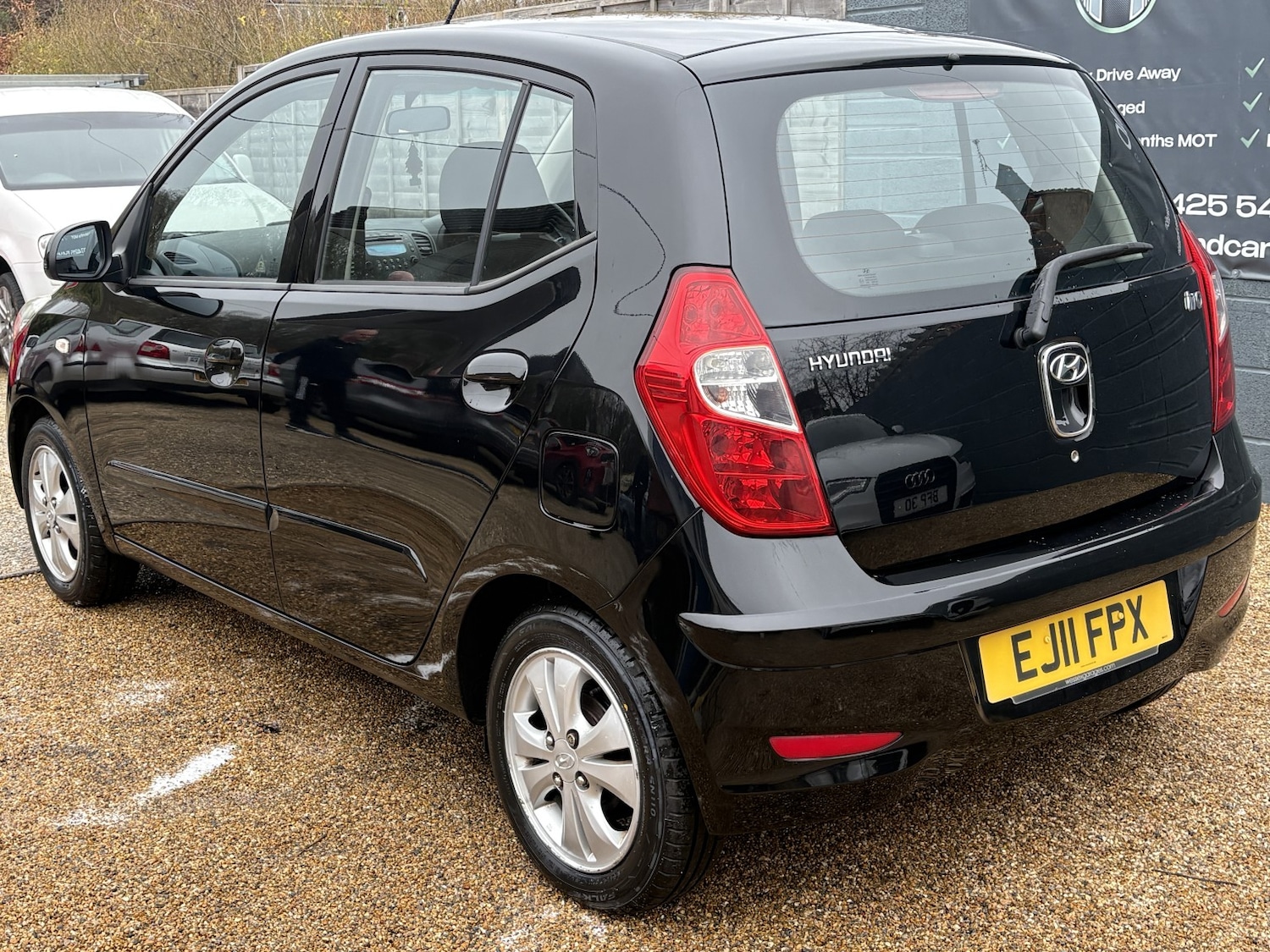 Used Hyundai i10 2011 for sale - 77643717: Photo 6