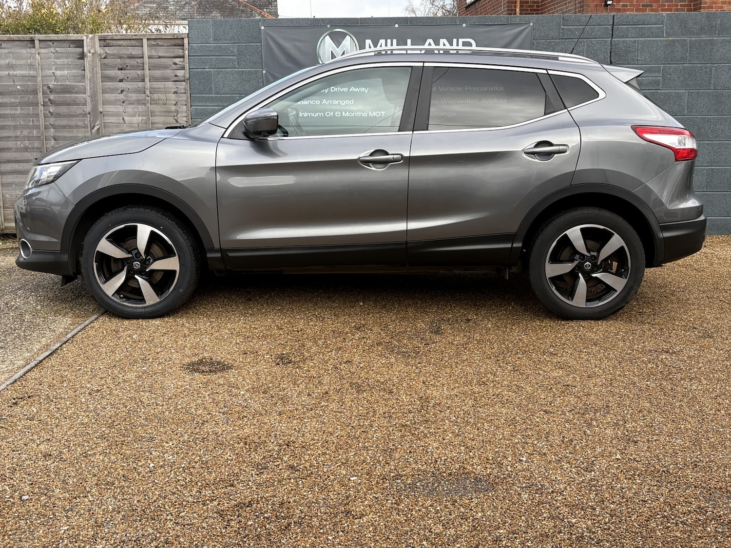 Used Nissan Qashqai 2015 for sale - 77385258: Photo 2