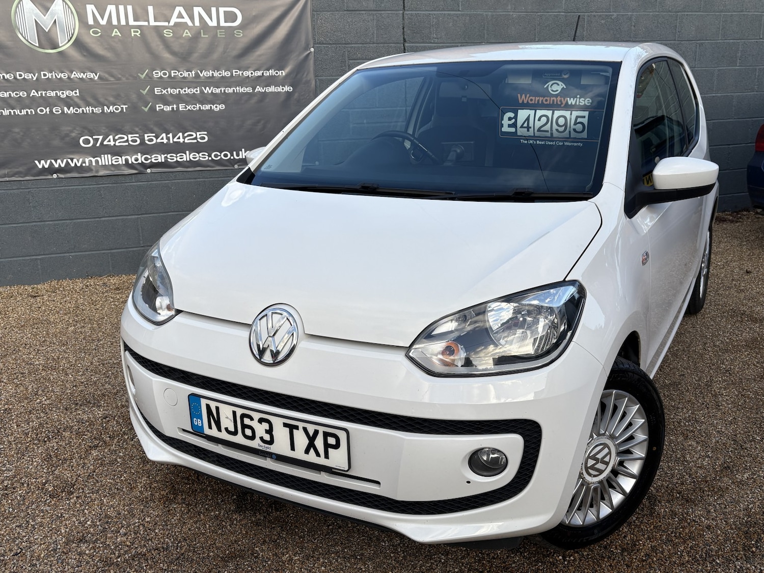 Used Volkswagen up! 2013 for sale - 76455361: Photo 2