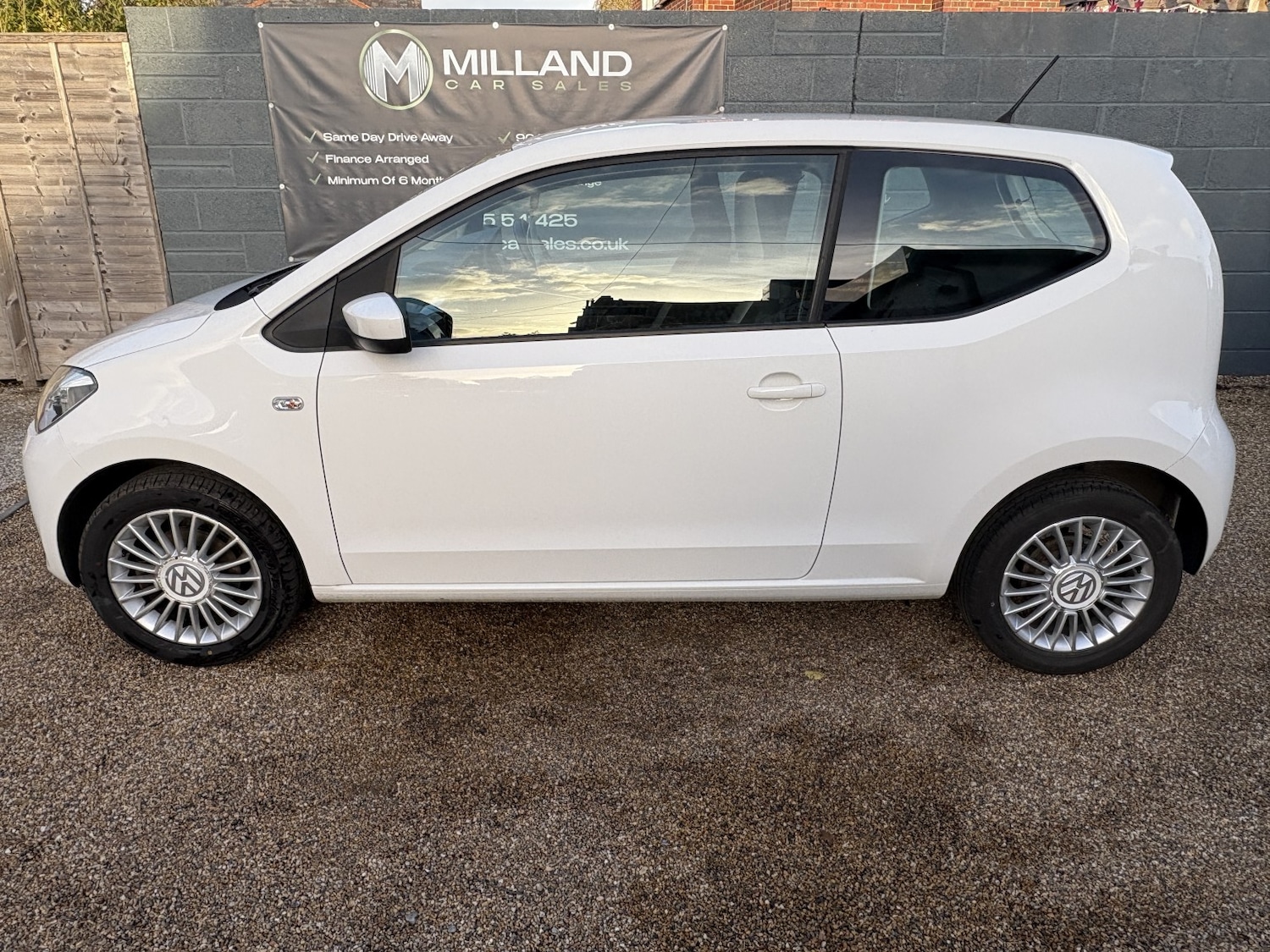 Used Volkswagen up! 2013 for sale - 76455361: Photo 3