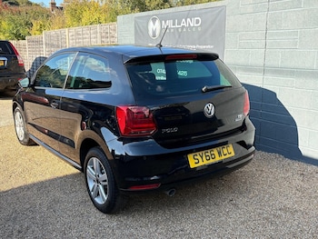 Used Volkswagen Polo 2016 for sale - 76324720: Photo
