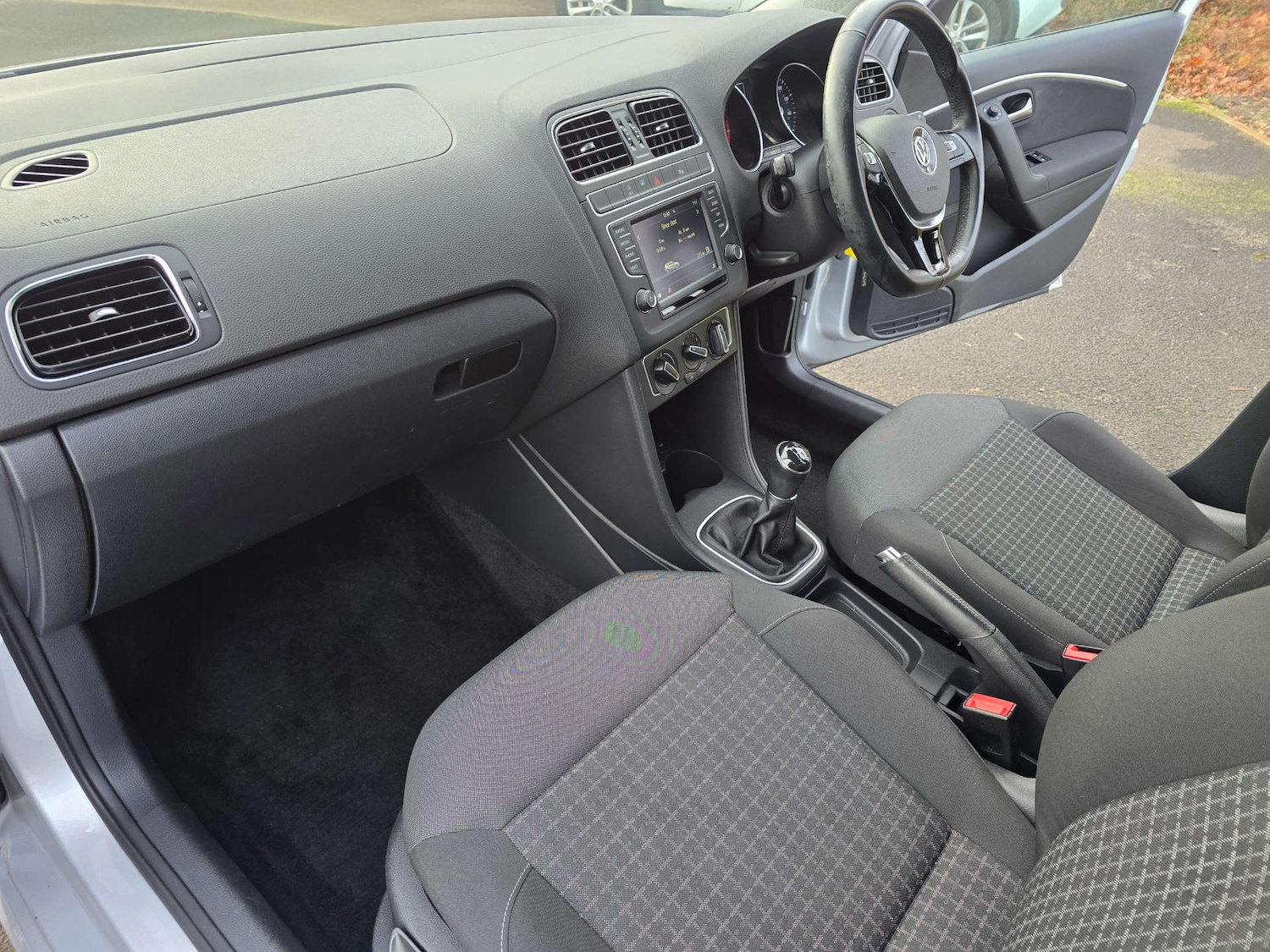 Used Volkswagen Polo 2017 for sale - 76749766: Photo 40