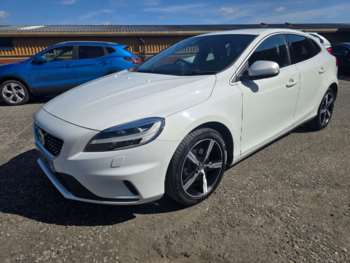 Used Volvo V40 2017 for sale - 75251139: Photo