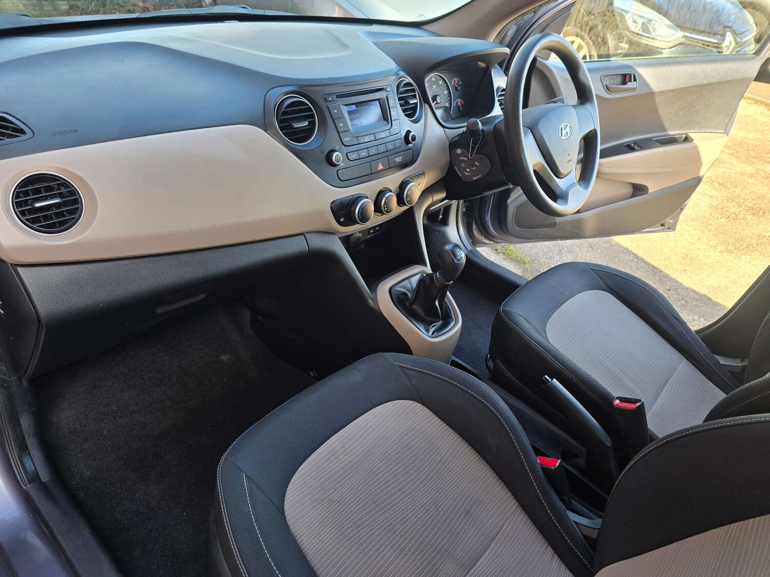 Used Hyundai i10 2015 for sale - 77931949: Photo 12