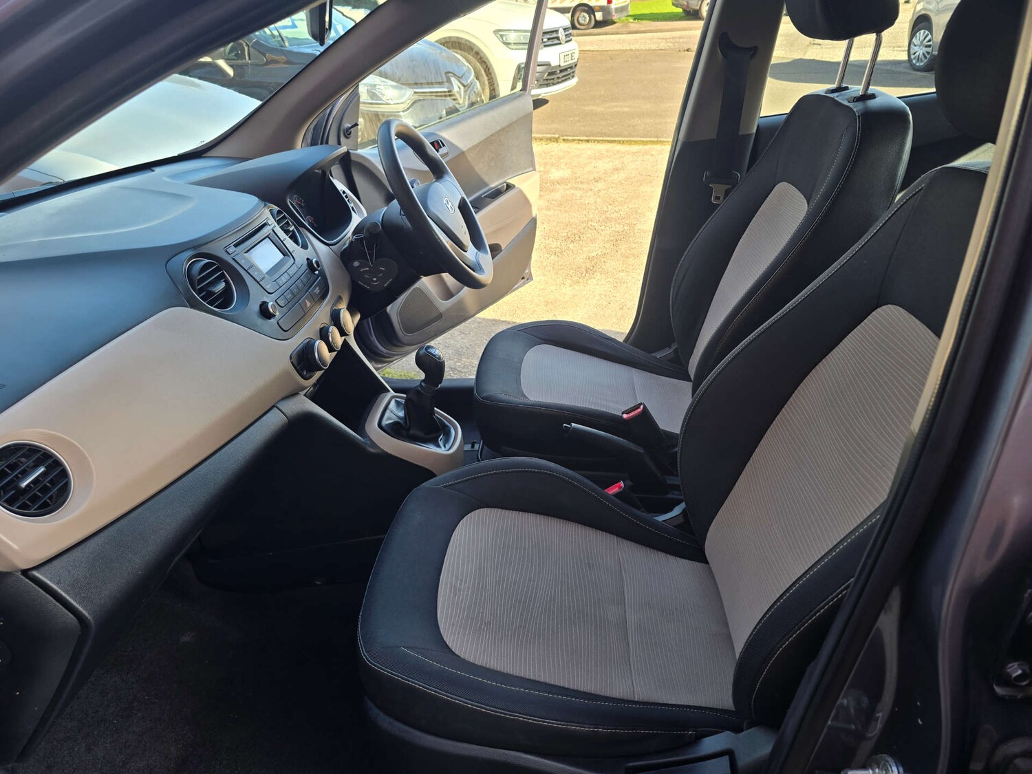 Used Hyundai i10 2015 for sale - 77931949: Photo 46