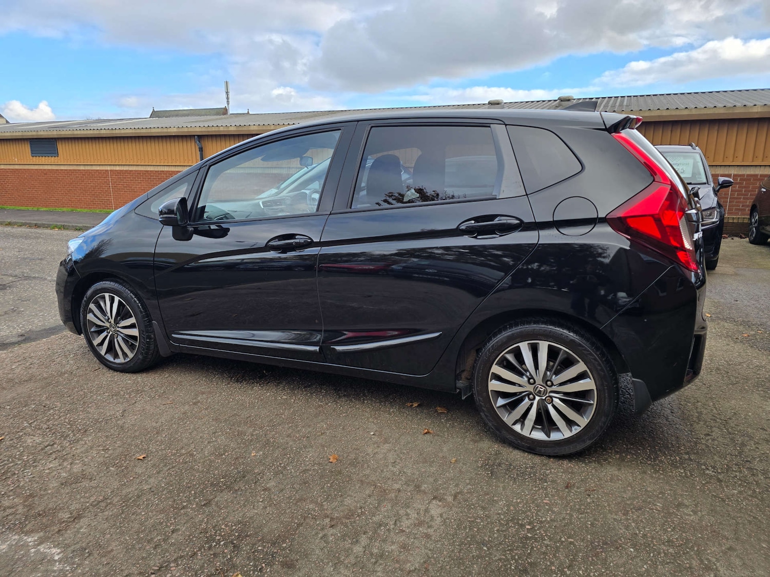 Used Honda Jazz 2015 for sale - 76333069: Photo 30