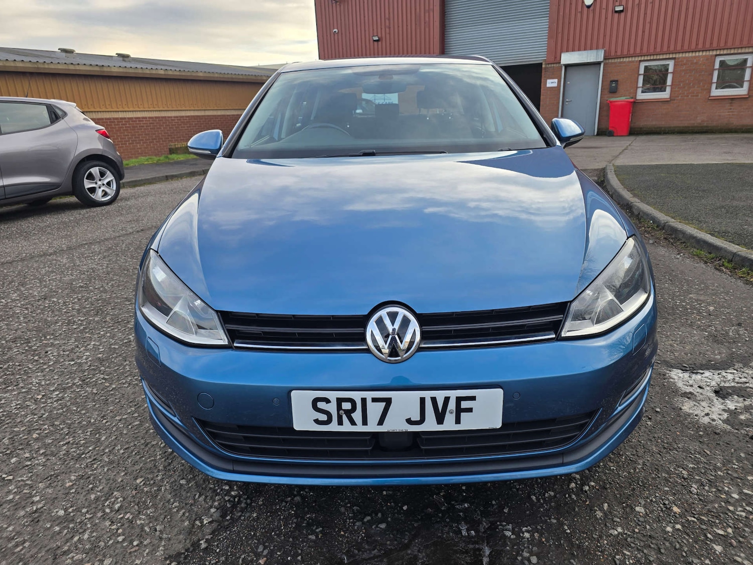 Used Volkswagen Golf 2017 for sale - 77583897: Photo 2