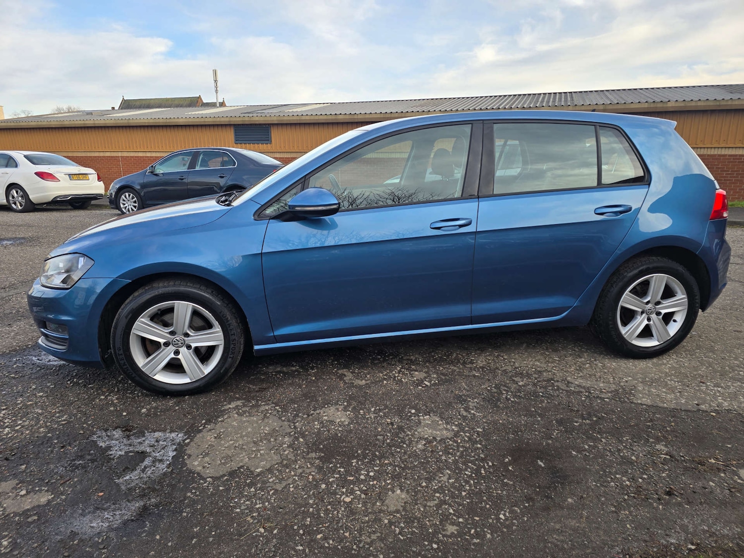 Used Volkswagen Golf 2017 for sale - 77583897: Photo 5