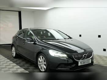 Used Volvo V40 2018 for sale - 79830476: Photo