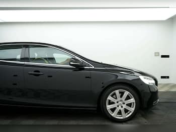 Used Volvo V40 2018 for sale - 79830476: Photo